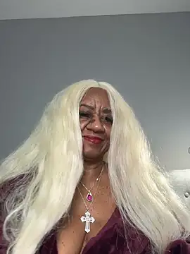 Snapshot of BreanaDivine chatting on February 18, 2025, 5:42 pm BreanaDivine online show from February 18, 2025, 5:42 pm