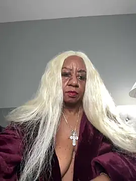 Snapshot of BreanaDivine chatting on February 23, 2025, 4:57 pm BreanaDivine online show from February 23, 2025, 4:57 pm