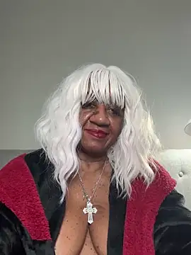 Snapshot of BreanaDivine chatting on February 28, 2025, 1:47 am BreanaDivine online show from February 28, 2025, 1:47 am