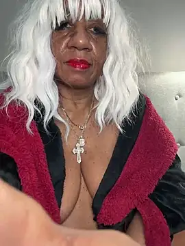 Snapshot of BreanaDivine chatting on March 11, 2025, 7:36 pm BreanaDivine online show from March 11, 2025, 7:36 pm