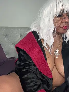 Snapshot of BreanaDivine chatting on March 17, 2025, 4:29 am BreanaDivine online show from March 17, 2025, 4:29 am