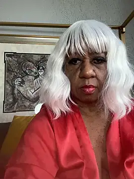 BreanaDivine online show from April 26, 2026, 8:39 pm