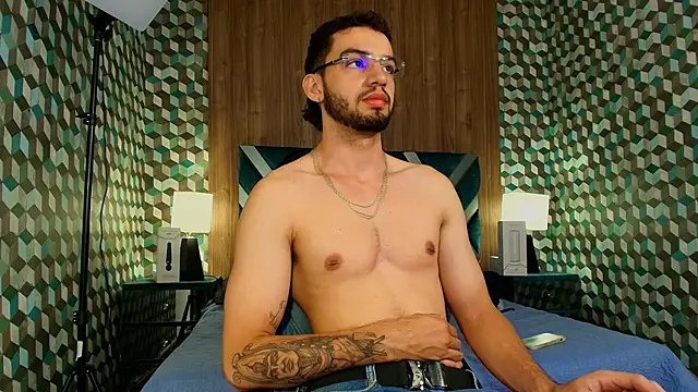 Michael magno online show from September 18, 2025, 9:06 pm