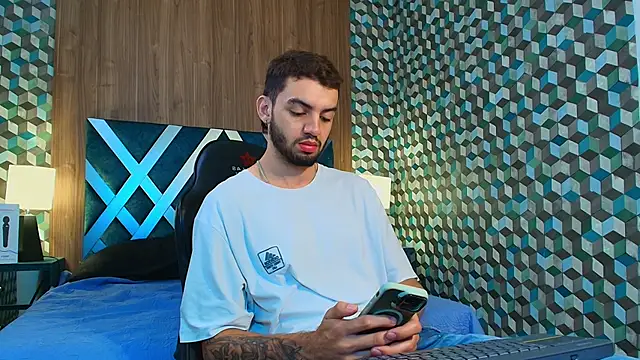 Michael magno online show from September 20, 2025, 2:07 pm