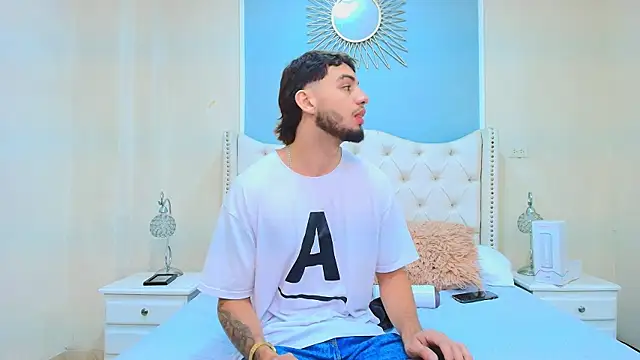 Michael magno online show from November 11, 2025, 7:58 pm