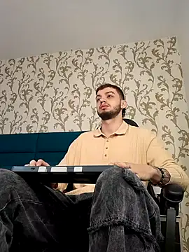 Snapshot of Michael_magno chatting on June 11, 2026, 11:19 am Michael magno online show from June 11, 2026, 11:19 am