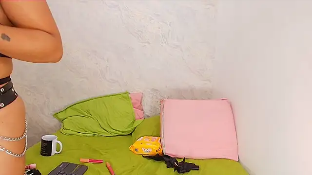 Snapshot of sofi_balvin chatting on January 27, 2025, 7:13 pm sofi balvin online show from January 27, 2025, 7:13 pm