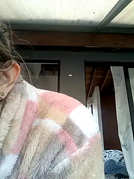 Chantal hott online show from October 28, 2025, 4:42 pm