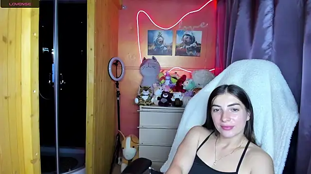 Snapshot of Fiery_Brunette_ chatting on July 20, 2026, 10:39 am Fiery Brunette online show from July 20, 2026, 10:39 am