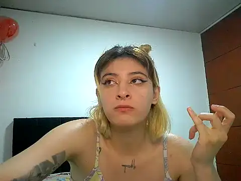 Mia foster1 online show from May 27, 2026, 1:57 am