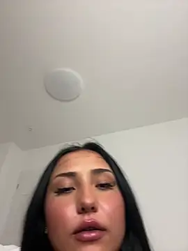 Snapshot of Coco-Love chatting on February 21, 2025, 10:15 pm Coco-Love online show from February 21, 2025, 10:15 pm