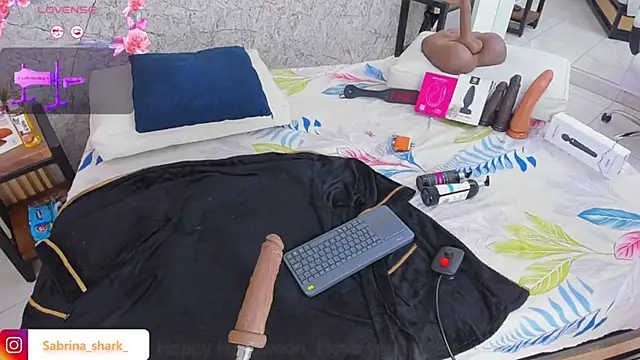 sabrina shark  online show from November 10, 2025, 2:54 am