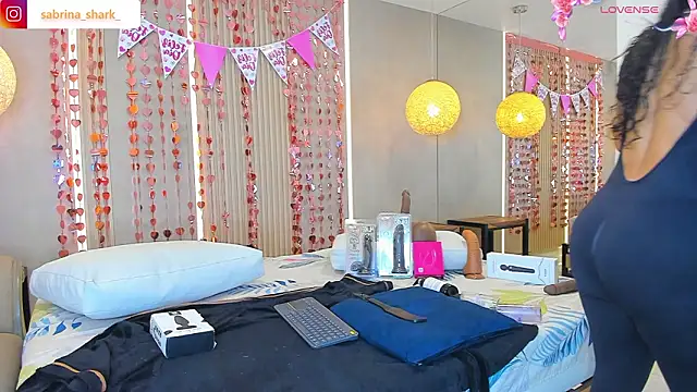 sabrina shark  online show from February 7, 2026, 2:04 am