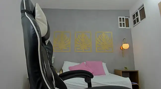 Snapshot of ayla13_ chatting on February 12, 2025, 10:26 pm ayla13 online show from February 12, 2025, 10:26 pm