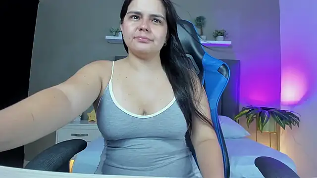 ayla13  online show from July 2, 2026, 7:20 pm