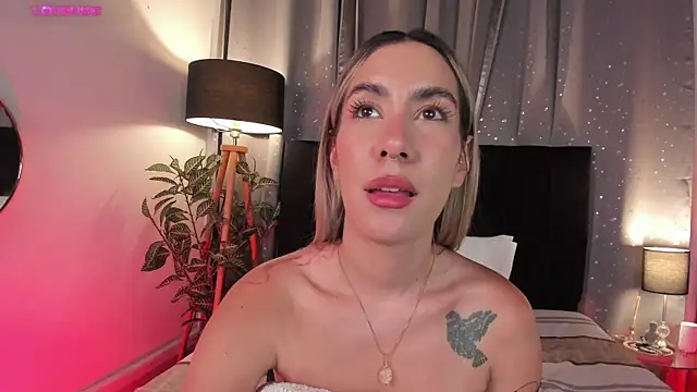 Snapshot of Lauren-Rosse chatting on December 26, 2024, 11:13 pm Lauren-Rosse online show from December 26, 2024, 11:13 pm