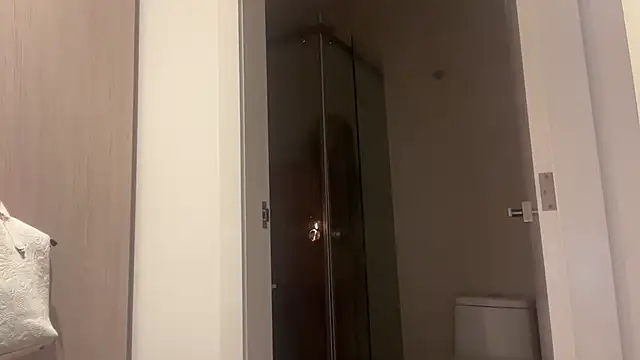 ChocolateCakeQueen online show from March 23, 2025, 6:58 am