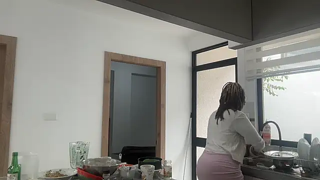 ChocolateCakeQueen online show from November 4, 2025, 4:28 pm