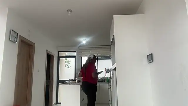 ChocolateCakeQueen online show from November 15, 2025, 2:02 pm