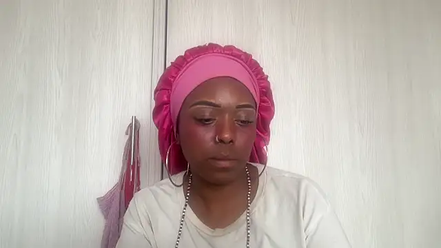 ChocolateCakeQueen online show from December 18, 2025, 10:16 pm