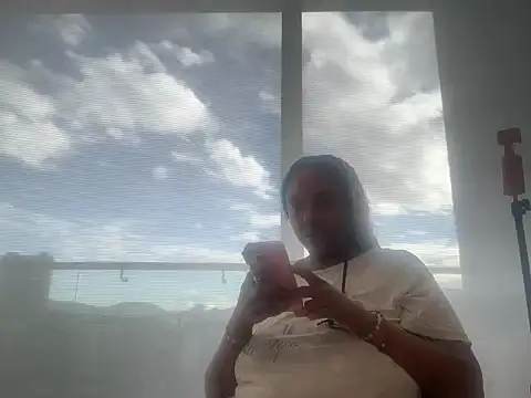 ChocolateCakeQueen online show from July 17, 2026, 12:23 pm