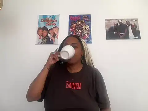 ChocolateCakeQueen online show from July 28, 2026, 1:54 pm
