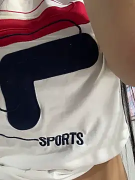 Snapshot of hannahb-e chatting on January 19, 2025, 3:18 am hannahb-e online show from January 19, 2025, 3:18 am