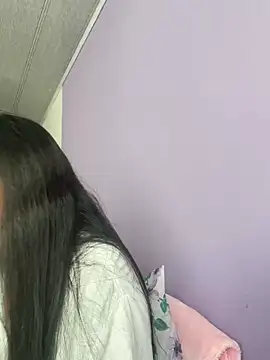 Snapshot of hannahb-e chatting on January 29, 2025, 6:39 pm hannahb-e online show from January 29, 2025, 6:39 pm