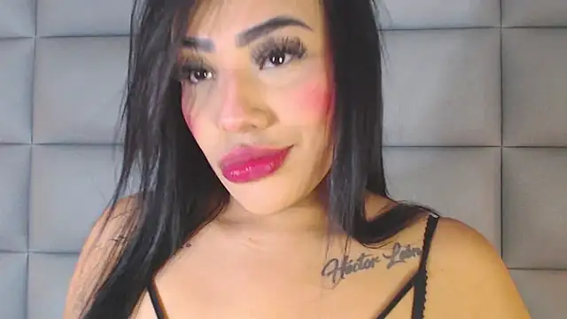 Snapshot of emily_brontee_ chatting on December 5, 2024, 11:49 am emily brontee online show from December 5, 2024, 11:49 am