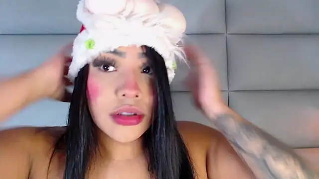 Snapshot of emily_brontee_ chatting on December 10, 2024, 11:54 am emily brontee online show from December 10, 2024, 11:54 am