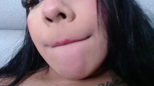 Snapshot of emily_brontee_ chatting on January 3, 2025, 3:33 pm emily brontee online show from January 3, 2025, 3:33 pm