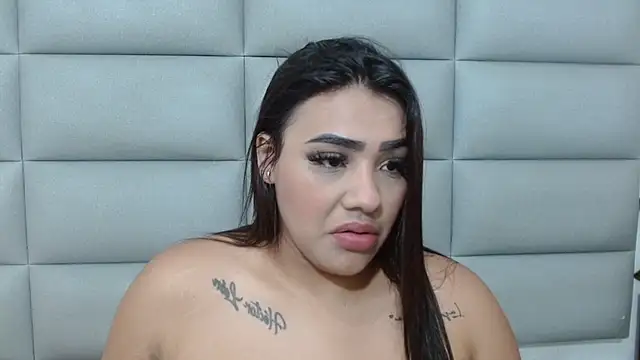 Snapshot of emily_brontee_ chatting on September 17, 2025, 12:51 pm emily brontee online show from September 17, 2025, 12:51 pm