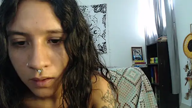 Snapshot of AlinaWoolf_ chatting on December 10, 2024, 4:49 pm AlinaWoolf online show from December 10, 2024, 4:49 pm