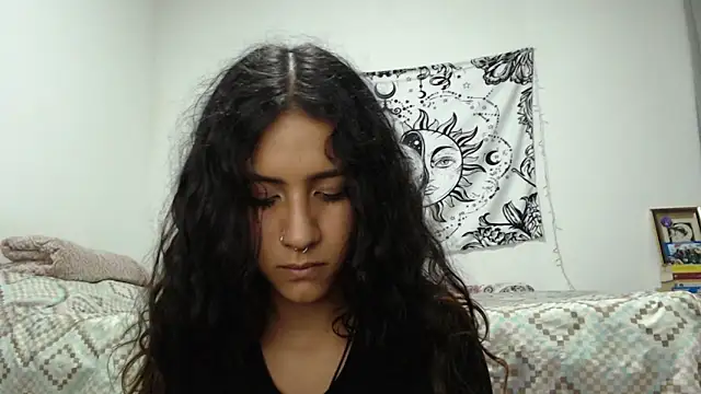 Snapshot of AlinaWoolf_ chatting on December 25, 2024, 4:33 am AlinaWoolf online show from December 25, 2024, 4:33 am