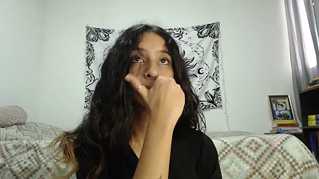 Snapshot of AlinaWoolf_ chatting on December 30, 2024, 6:05 pm AlinaWoolf online show from December 30, 2024, 6:05 pm