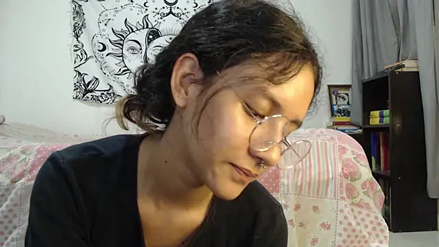 Snapshot of AlinaWoolf_ chatting on January 31, 2025, 3:41 am AlinaWoolf online show from January 31, 2025, 3:41 am