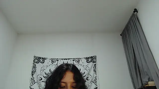 Snapshot of AlinaWoolf_ chatting on March 8, 2025, 4:45 am AlinaWoolf online show from March 8, 2025, 4:45 am