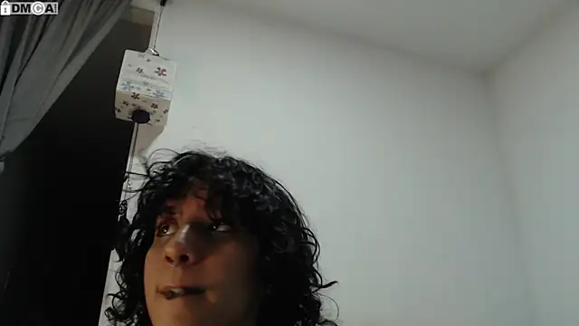 Snapshot of AlinaWoolf_ chatting on September 15, 2025, 3:06 am AlinaWoolf online show from September 15, 2025, 3:06 am