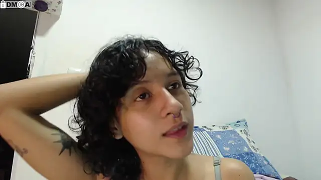 Snapshot of AlinaWoolf_ chatting on September 19, 2025, 3:19 am AlinaWoolf online show from September 19, 2025, 3:19 am