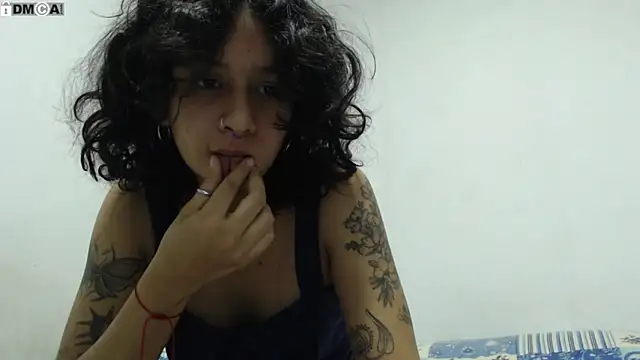 AlinaWoolf  online show from February 25, 2026, 1:37 am