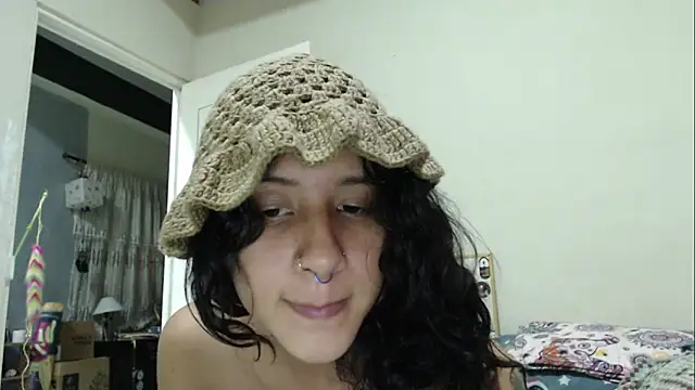 AlinaWoolf  online show from June 4, 2026, 6:19 am