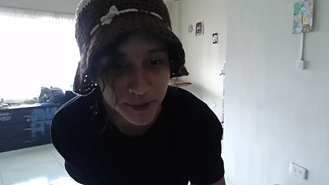 Snapshot of AlinaWoolf_ chatting on June 25, 2026, 5:17 pm AlinaWoolf online show from June 25, 2026, 5:17 pm