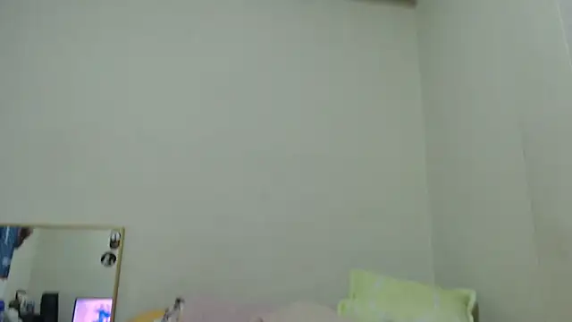 Snapshot of AlinaWoolf_ chatting on July 7, 2026, 11:42 pm AlinaWoolf online show from July 7, 2026, 11:42 pm