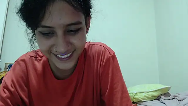 Snapshot of AlinaWoolf_ chatting on July 10, 2026, 7:23 am AlinaWoolf online show from July 10, 2026, 7:23 am