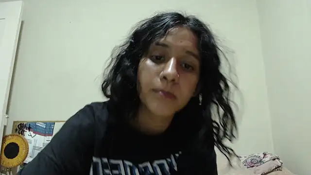 Snapshot of AlinaWoolf_ chatting on August 3, 2026, 4:11 am AlinaWoolf online show from August 3, 2026, 4:11 am
