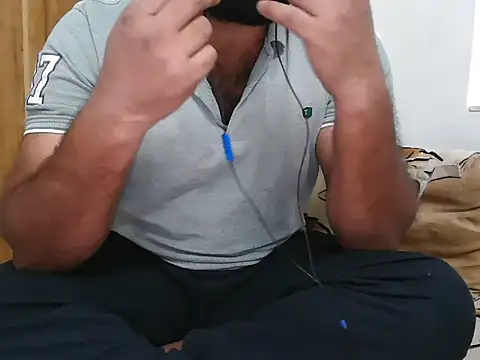 Snapshot of Tamil_Boy28 chatting on March 7, 2025, 4:22 pm Tamil Boy28 online show from March 7, 2025, 4:22 pm