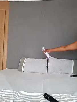 Jazmine-Blue online show from December 22, 2024, 3:22 pm