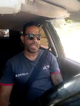 hecwil8 online show from December 3, 2025, 1:20 pm