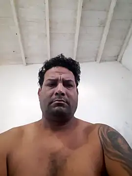 Snapshot of hecwil8 chatting on May 17, 2026, 2:24 pm hecwil8 online show from May 17, 2026, 2:24 pm