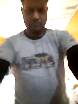 Snapshot of hecwil8 chatting on June 3, 2026, 6:35 pm hecwil8 online show from June 3, 2026, 6:35 pm
